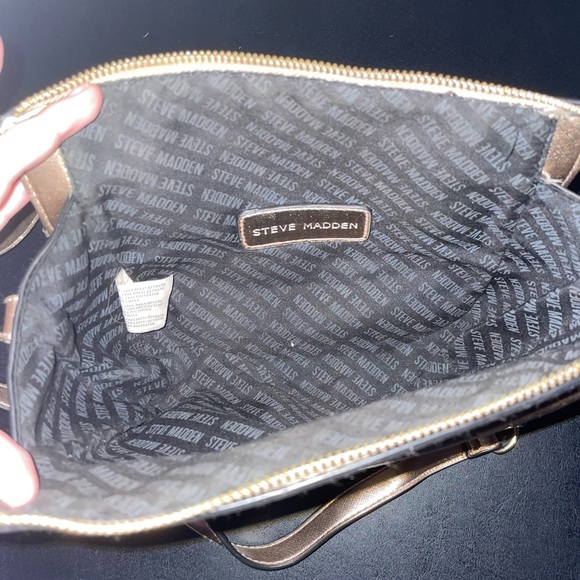 Steve Madden Metallic Rose Gold Crossbody Bag - Picture 6 of 11